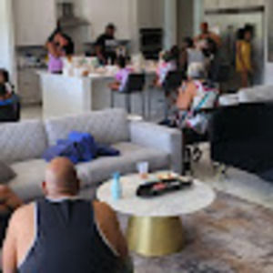 Meet your Posher, Beverly